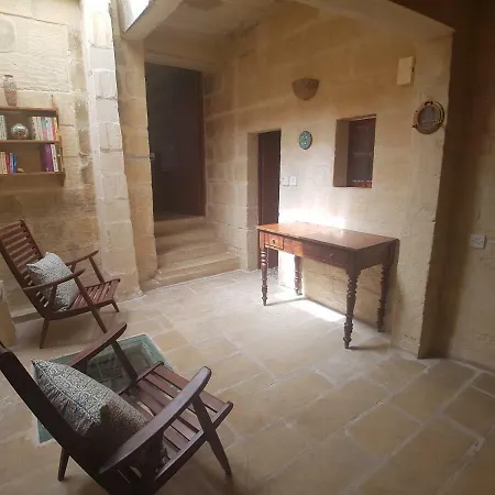 Ta' Lonza Farmhouse Σπίτι διακοπών *