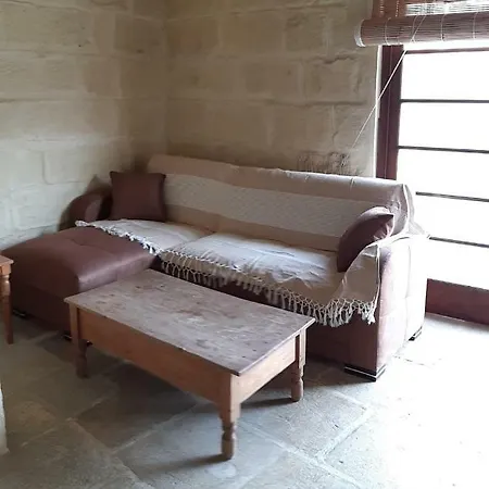 Ta' Lonza Farmhouse Kerċem